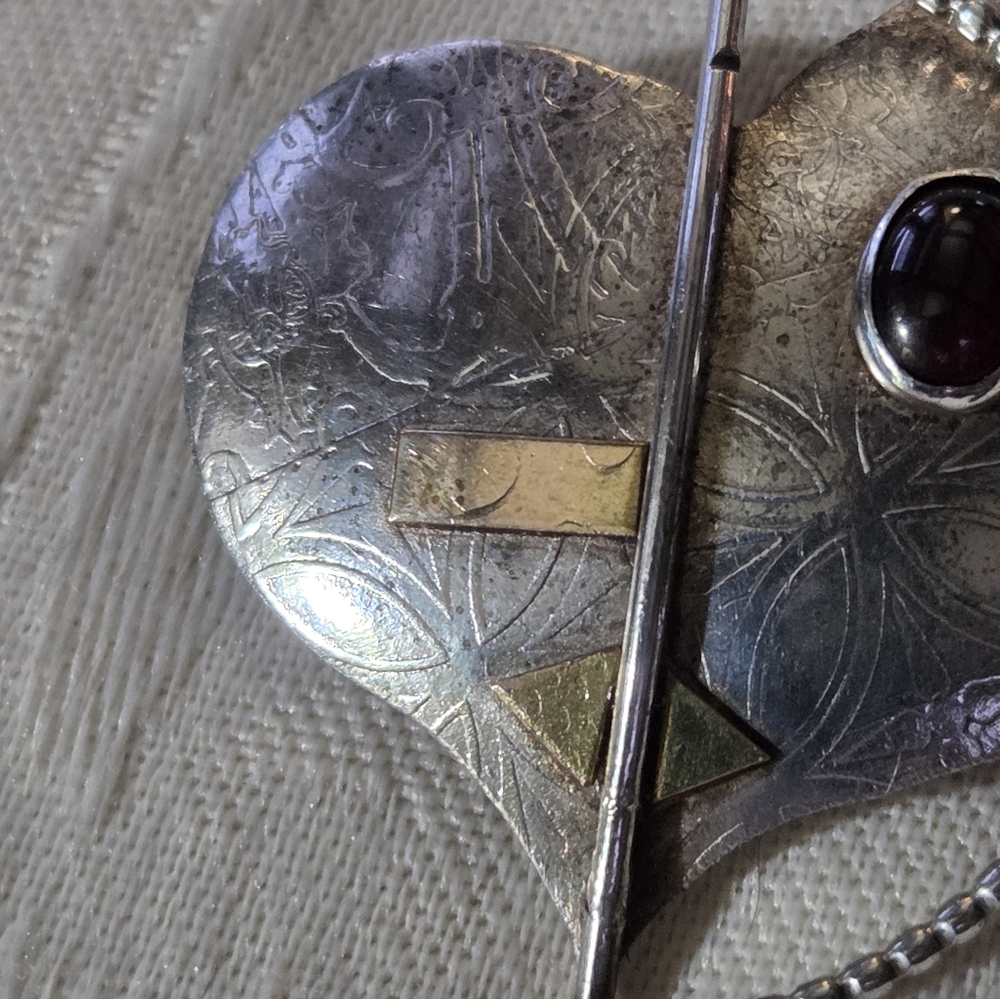 Vintage Lynda Thorp Abstract Heart Brooch, SS, 14k, Garnet - Picture 3 of 11